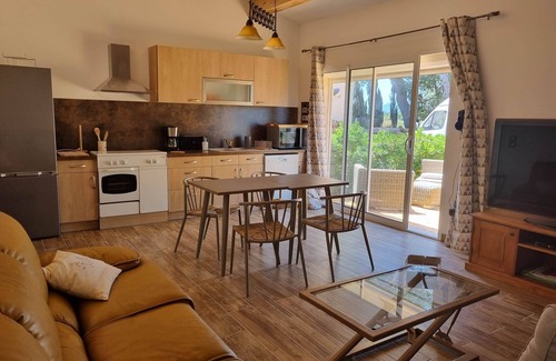 Lezignan-Corbieres Maison | groupe 12 personnes sur 3 gîtes