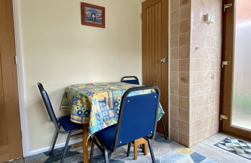 Leigh-on-Sea Maison | Grove Bungalow, Eastwood, Leigh-on-Sea. Situated In Quiet Cul-de-Sac