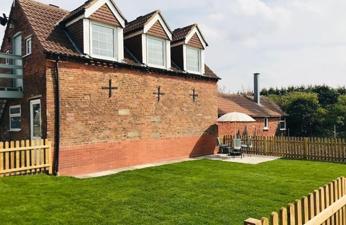 Aubourn Appartement | Grove Farm Old Granary, 1st floor Loft Apartment, Includes Continental Breakfast