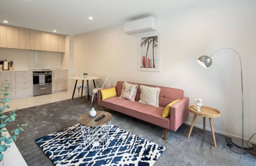 Lower Hutt Maison | Groveview Oasis: 1BR Retreat