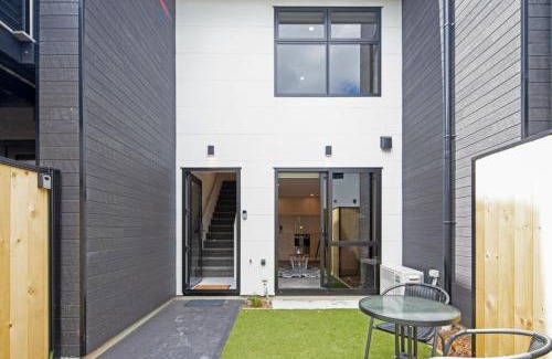 Lower Hutt Maison | Groveview Oasis 1BR Retreat