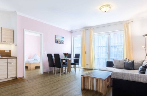 Pepelow Appartement | Gruppenbuchung Ferienhaus Drachenflieger bis 30 Gäste - Ostseeferienhaus Drachenflieger Pepelow OFC