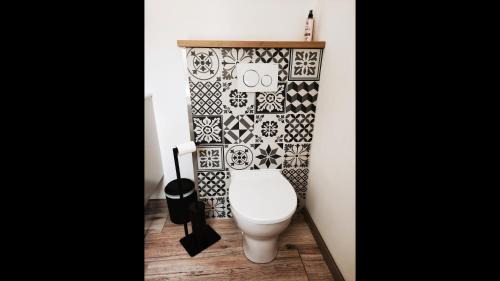 Saint-Jean-de-Vaux Maison | Gte du Moulin Brochat with jacuzzi