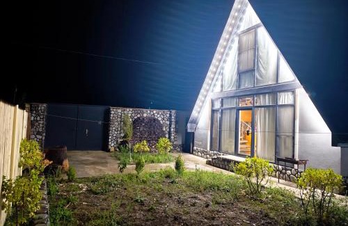 Azerbaijan Maison | Guba A-frame near forest & lake