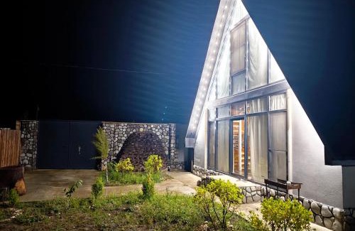 Azerbaijan Maison | Guba A-frame near forest & lake