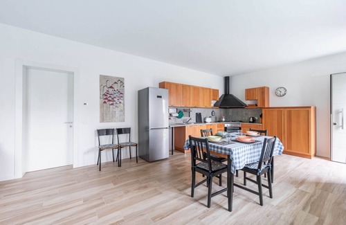 Guizza Appartement | Guerrazzi New Flat - Private parking