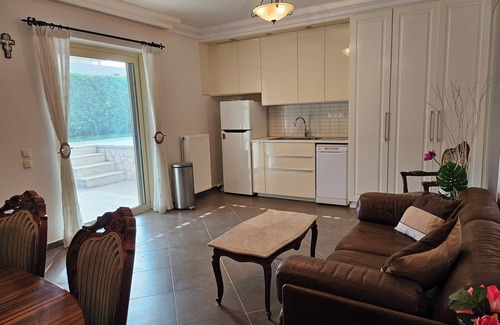 Lagonissi Copropriété | Guest apartment within a villa in Lagonissi