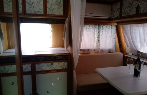 Gaianes Maison | guest caravan with pool