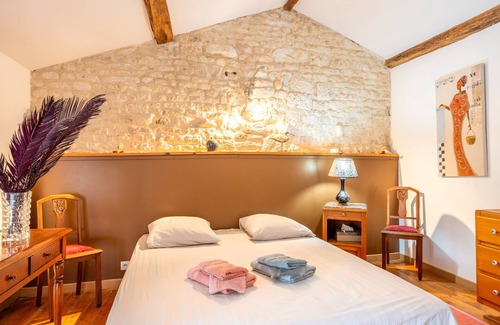 Saint-Martin-de-Fraigneau Lit Et Petit-Déjeuner | Guest Room 'The Suite One or Two Bedrooms' with Shared Terrace, Shared Garden and Wi-Fi