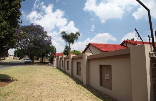 Kempton Park Maison | Guest Home KS2E - Self Catering