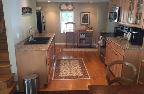 Alton Maison | 632 Summit Street Guest House