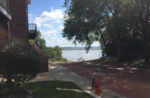Alton Maison | 632 Summit Street Guest House