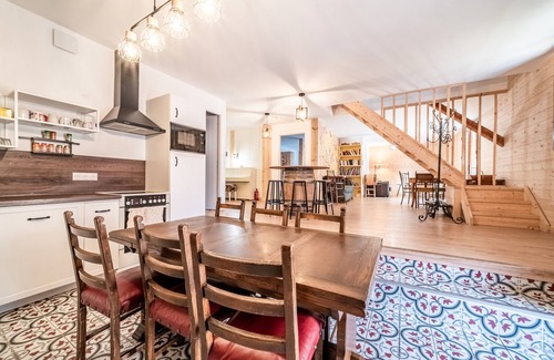 Mont-Saxonnex Appartement | Maison d'hôtes "Automne" avec vue sur les montagnes, terrasse privée et Wi-Fi