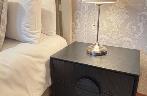 Malahide Maison | Guest House beside Malahide Castle! Cozy en-suite double room. 15 mins from Dublin Airport