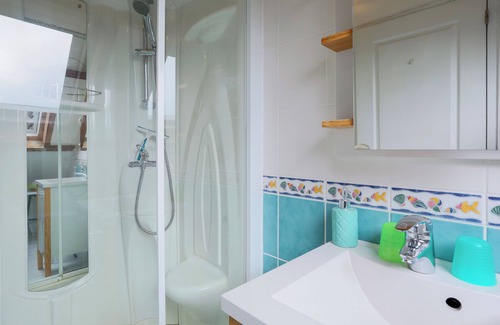 Kerien Lit Et Petit-Déjeuner | Casa de huéspedes 'Chambre Verte' con terraza privada, jardín privado y Wi-Fi