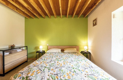 Moye Maison | Maison d'hôtes 'Chambre Verte' avec vue sur les montagnes, terrasse privée et jardin partagé