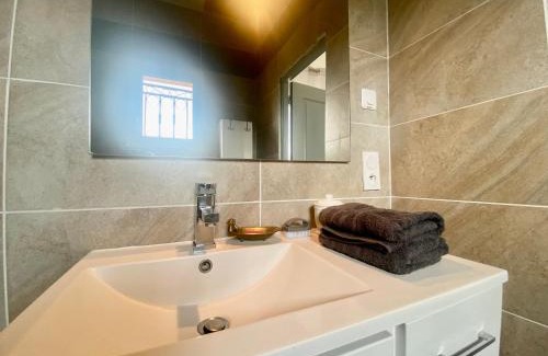 Roullens Maison | Guest-house de l’amandier - Vue cité médiévale
