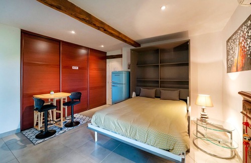 Mauleon-d'Armagnac Lit Et Petit-Déjeuner | Guest House 'Chambre Balneo' with Private Terrace, Wi-Fi and Air Conditioning