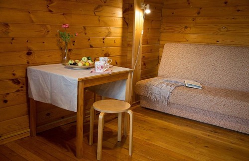Bugrovo Hôtel | Guest House in Bugrovo