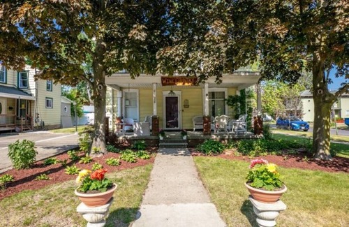 Watkins Glen Appartement | Guest House in the heart of Watkins Glen!