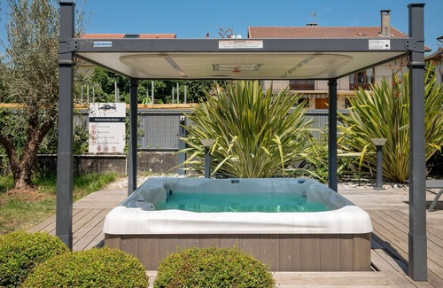 Barberaz Appartement | Maison d'hôtes 'La Suite Des Sommets' avec piscine partagée, terrasse partagée et climatisation