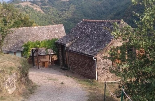 Enguiales Maison | Gîte Le Fel, 3 pièces, 4 personnes