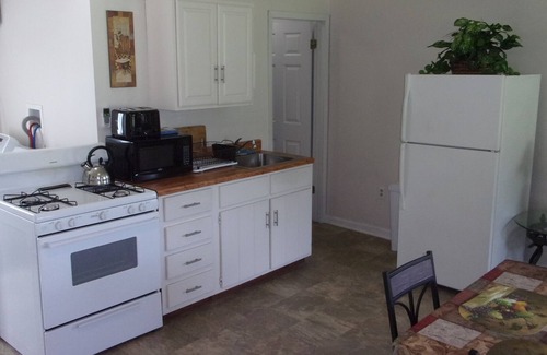 Centerville Maison | Guest House on Beautiful Cane Creek -- State Parks and Tennessee River Nearby