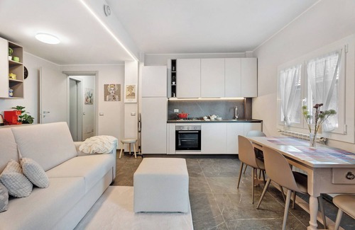 Belgirate Appartement | Maison d'hôtes "Sunset On The Lake" avec vue sur le lac, terrasse privée et Wi-Fi