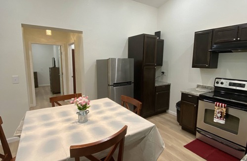 Batesville Maison | Guest house with big Jacuzzi