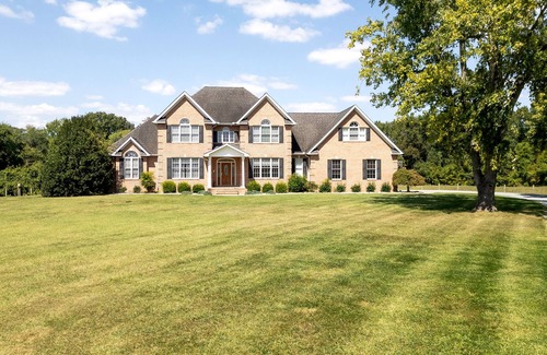 Sudlersville Maison | Guest Lodge | Private Pool | Outdoor Dining | Game Room