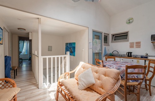 Marennes Lit Et Petit-Déjeuner | Guest Room 'Coup De Cœur' with Shared Terrace, Private Garden, and Wi-Fi