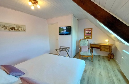 Mahalon Maison | Guest Room 1 with Shared Terrace, Shared Garden and Wi-Fi