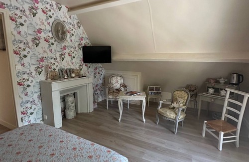 Suzay Lit Et Petit-Déjeuner | Chambre d'hôtes 'English Garden' avec piscine, petit déjeuner, jardin partagé et Wi-Fi