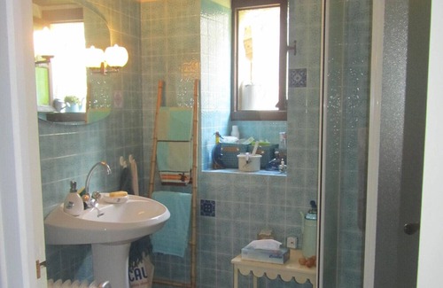 Mouzieys-Panens Lit Et Petit-Déjeuner | Guest Room 'La Grange Aux Livres' with Shared Garden and Wi-Fi