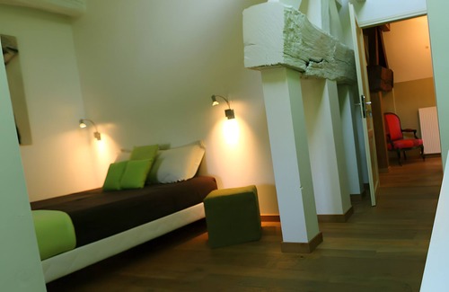 Beaumont-sur-Grosne Lit Et Petit-Déjeuner | Guest Room 'Tilleul' with Shared Pool, Shared Terrace and Wi-Fi