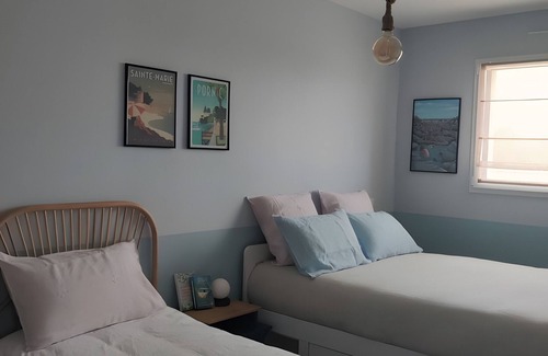 Pornic Lit Et Petit-Déjeuner | Guest Rooms 'Bains de Mer' with Shared Garden, Balcony and Wi-Fi