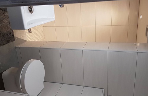 Homburg Appartement | Chambres d'hôtes à proximité du centre et de l'université, au calme en lisière de forêt