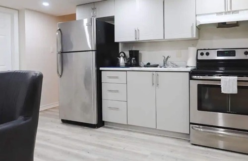 Brantford Appartement | Guest Suite in Family Friendly Neighborhood
