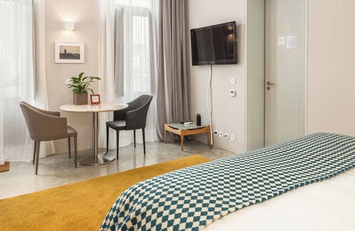 Lordelo do Ouro e Massarelos Maison | Guest Suite in Porto. The best of a hotel in a private home!