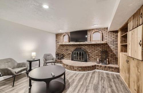 Arvada Maison | Guest Suite With A Pool A Hot Tub And A Fireplace In Arvada