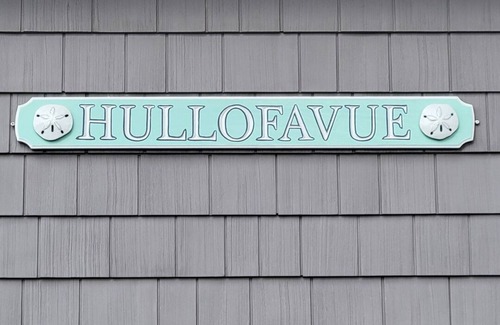 Hull Appartement | Guest Suite with Bedroom, Living Room, Dining Area, Full Bath,off street parking