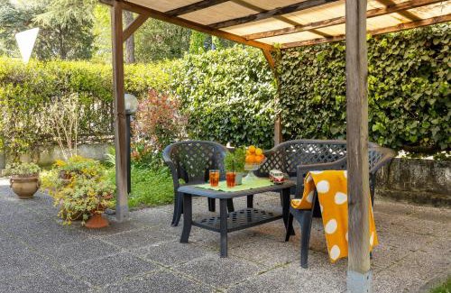Pisa Appartement | GuestHost - Station Oasis with Parking and Garden