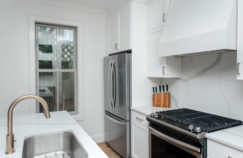 Cannonborough Elliotborough Maison | Guesthouse Charleston: Brand New 4 Bed Maison / Parking / 1 bloc à Upper King St