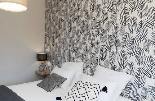 Chozeau Maison | Guesthouse 'Graphique' with Mountain View, Wi-Fi and Air Conditioning