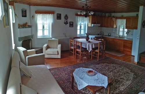 Mikro Papigko Maison | Guesthouse IRO