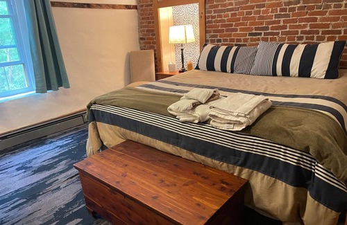 Canaan Maison | Rustic Inn in the Shaker Tradition
