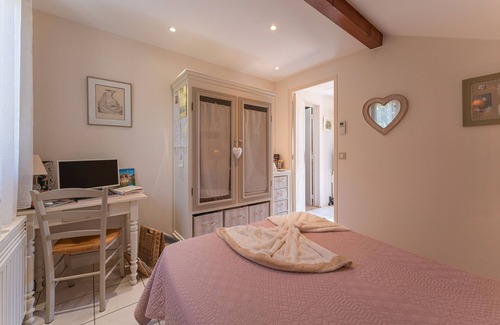 Saint-Martin-Bellevue Maison | Guesthouse 'Serenity' with Mountain View, Shared Terrace and Wi-Fi