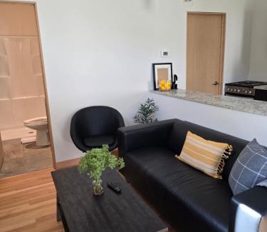 Central West End Maison | Guesthouse