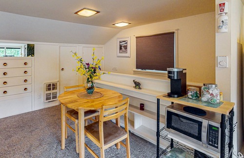 Gig Harbor Cottage | Maison d’hôtes avec accès direct à la plage et vue sur les montagnes Olympiques / Carr Inlet!