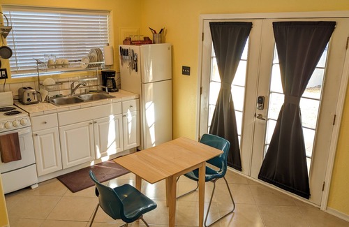 Campus Farm Appartement | Guesthouse w/ private access and patio